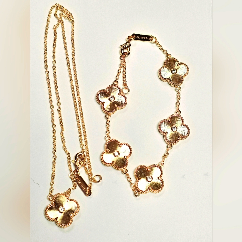 Clover Necklace And Bracelet Set